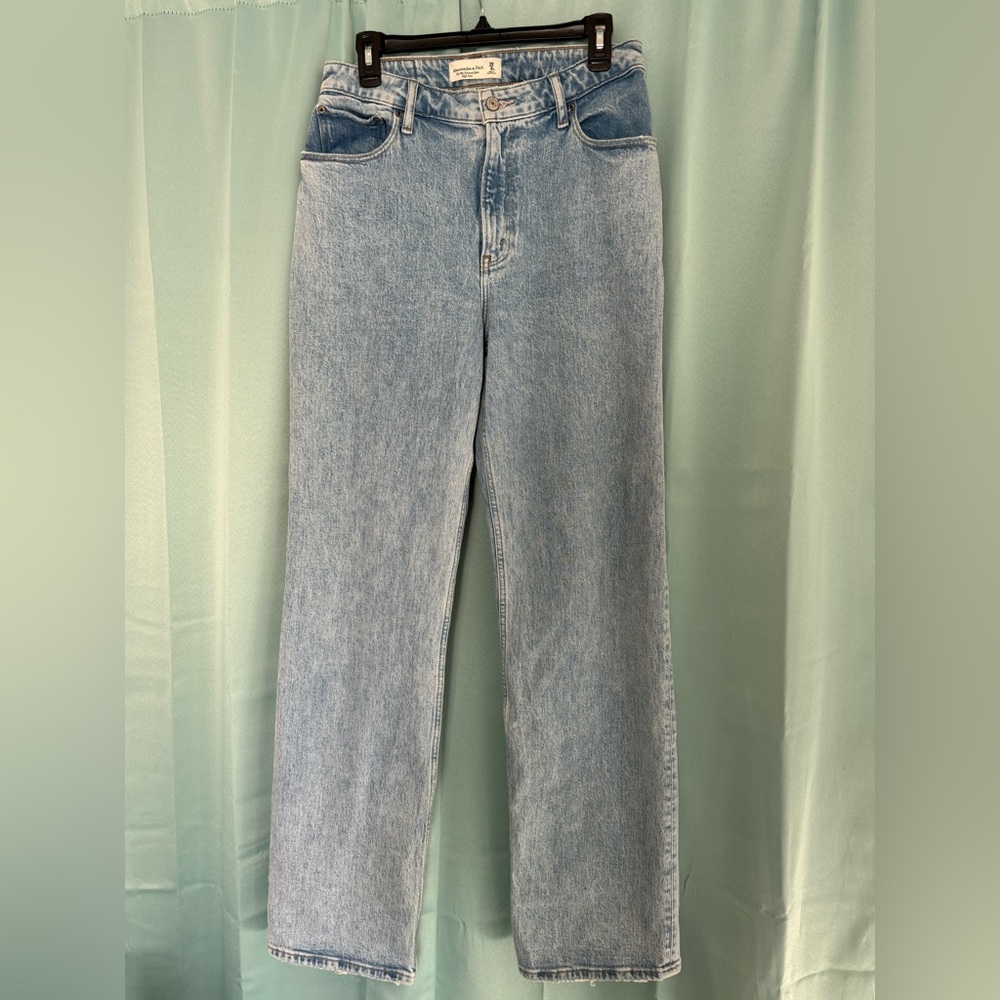 Abercrombie & Fitch The 90s Relaxed Jean High Rise